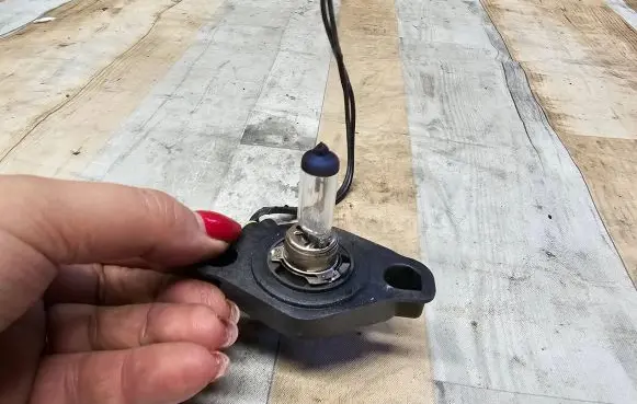 Ford Focus Headlight/headlamp bulb 