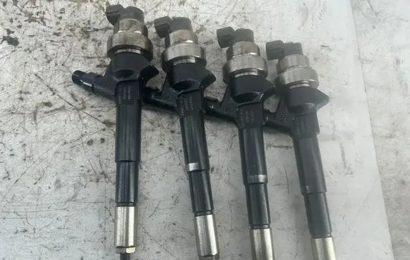 Opel Astra J Fuel injectors set 55567729