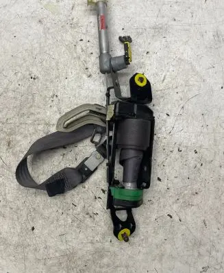 Volvo V70 Front seatbelt