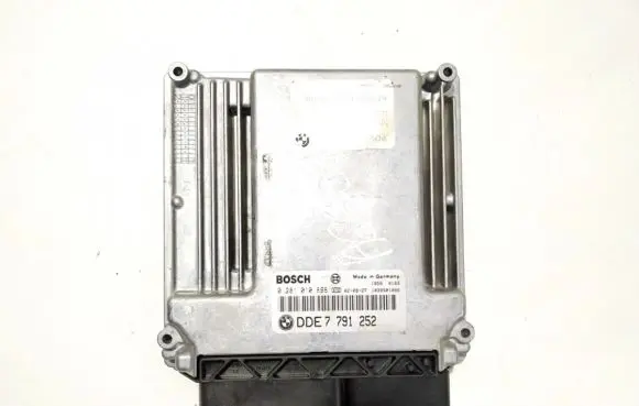 BMW 7 E65 E66 Engine control unit/module 0281010898