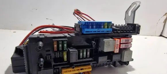 Mercedes-Benz C W204 SAM control unit 2045458201 2045456132