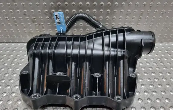 Ford Focus Intake manifold CM5G-9424-FA