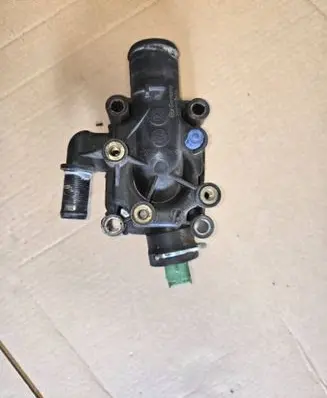 Citroen C4 I Thermostat housing 349778624