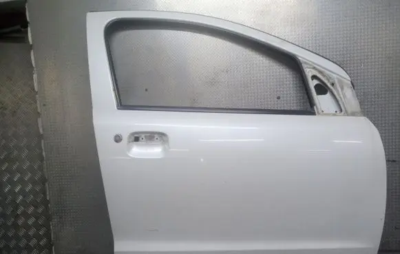 Suzuki Alto Front door