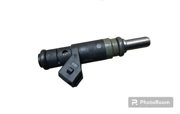 BMW 1 E81 E87 Fuel injector 7506158