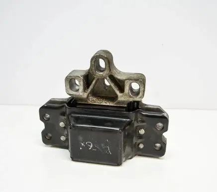 Skoda Octavia Mk2 (1Z) Engine mount bracket 1K0199555Q