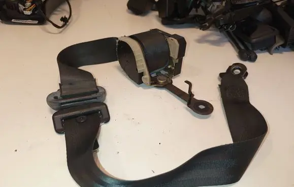 Renault Clio II Front seatbelt 33019515 068564G 068564
