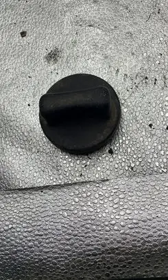 Mercedes-Benz Sprinter W901 W902 W903 W904 Oil filler cap 0000101385
