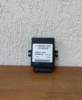 Mercedes-Benz R W251 Air suspension control unit module (rear) A2515450432 A2C5306112