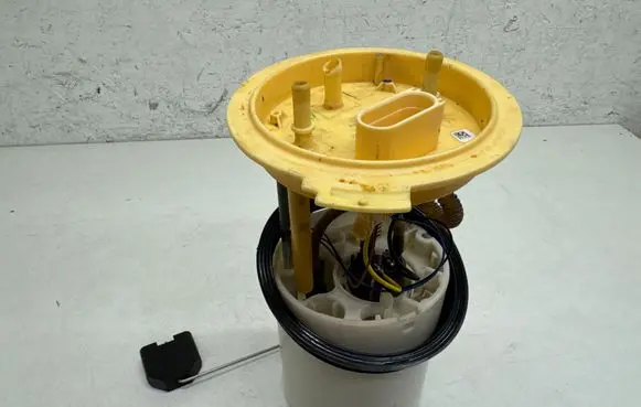 Volkswagen PASSAT B7 In-tank fuel pump 3AA919050B