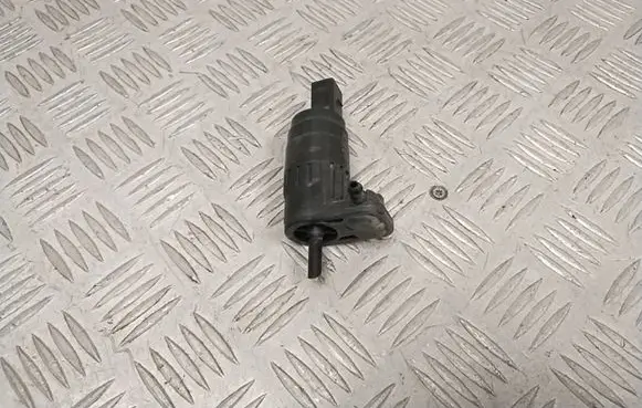 Volkswagen Golf VII Windscreen/windshield washer pump 1K6955651