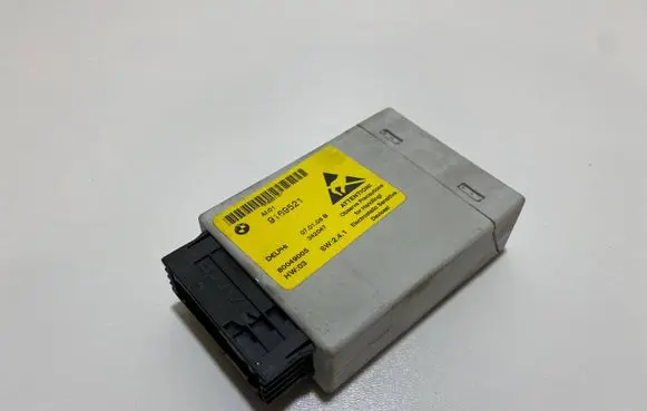 BMW 5 E60 E61 Central console control unit 9169521