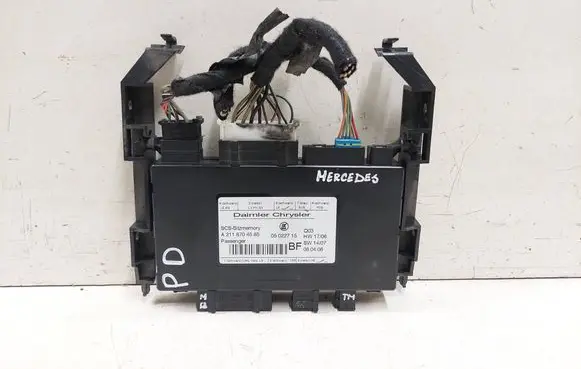Mercedes-Benz R W251 Seat control module A2118704585 05022715