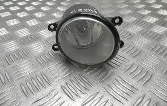 Toyota Avensis T270 Front fog light 812100D042 A1023