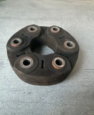 BMW 5 F10 F11 Rear prop shaft donut coupling/joint 7610061