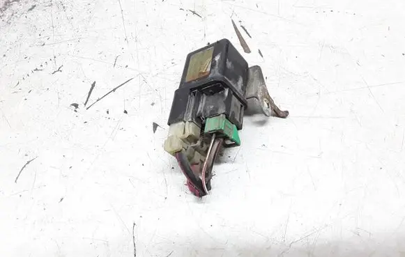 Nissan X-Trail T30 Glow plug pre-heat relay 25230WD000