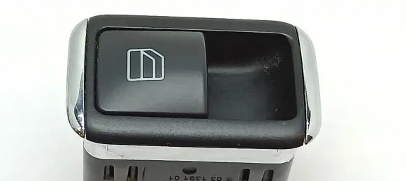 Mercedes-Benz E W212 Electric window control switch A2048707358 10034661 03139101