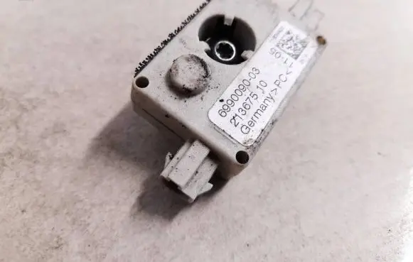 BMW 3 E90 E91 Antenna control unit 699009003 6990090-03