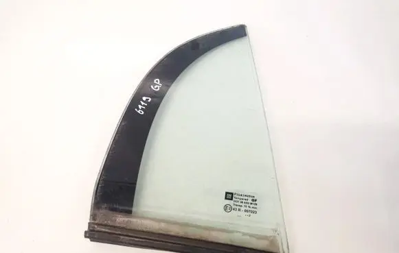 Opel Vectra C Rear vent window glass 
