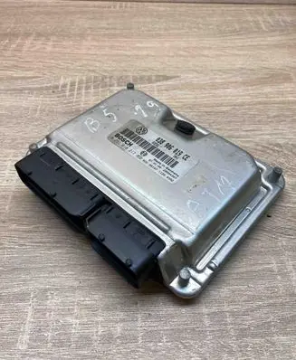 Volkswagen PASSAT B5 Engine control unit/module ECU 038906019CE 0281010217
