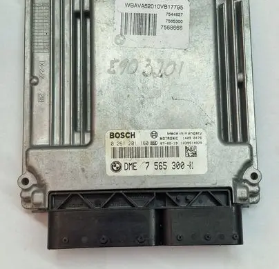 BMW 3 E90 E91 Engine control unit/module 7565300 0261201160