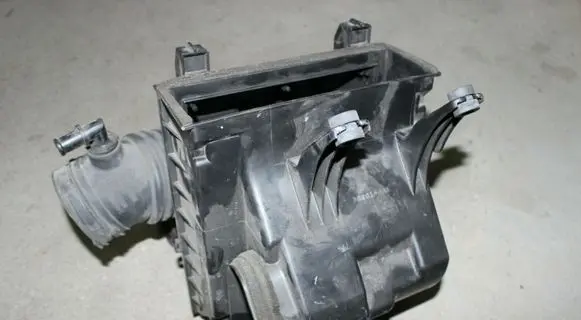 Lexus RX 330 - 350 - 400H Air filter box 014140487