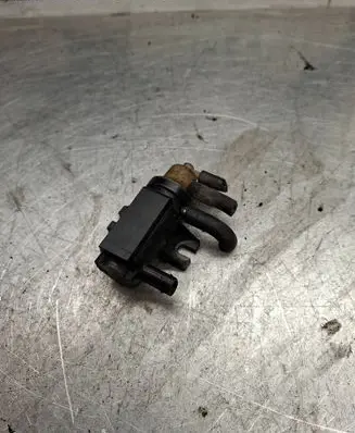 Mercedes-Benz E W211 Turbo solenoid valve A0091533128 13078208