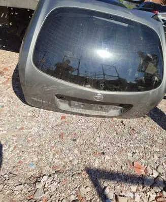 Nissan Primera Back/rear loading door 