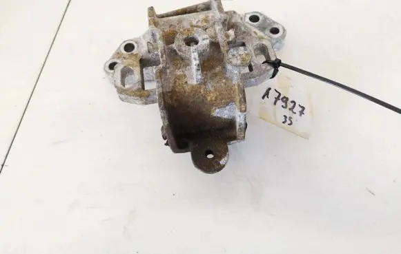 Peugeot 508 Engine mount bracket