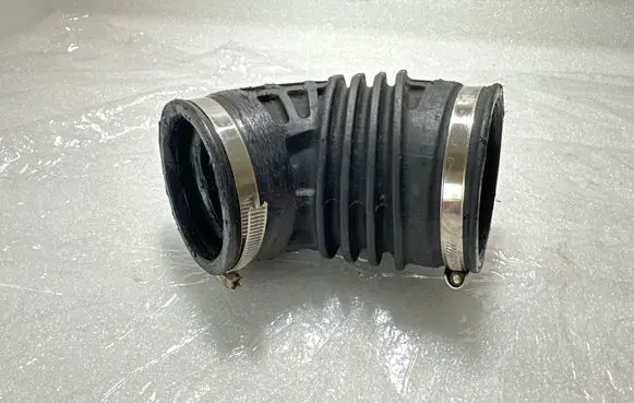 Audi A8 S8 D2 4D Turbo air intake inlet pipe/hose 07C129627B
