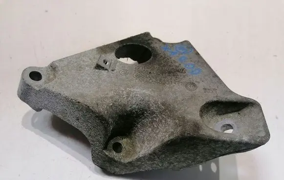 BMW X1 E84 Engine mounting bracket 6777061