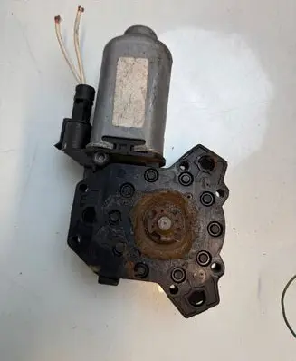 Renault Master II Front door window regulator motor 32123