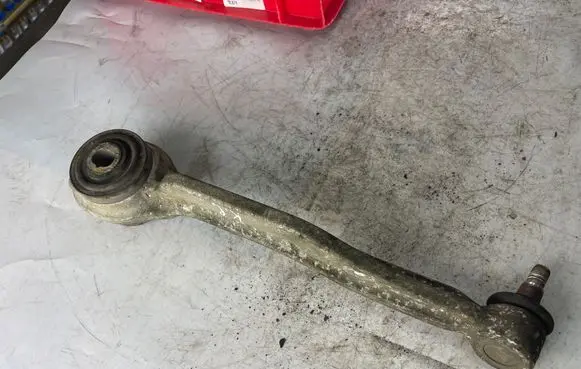 Chrysler 300 - 300C Front control arm