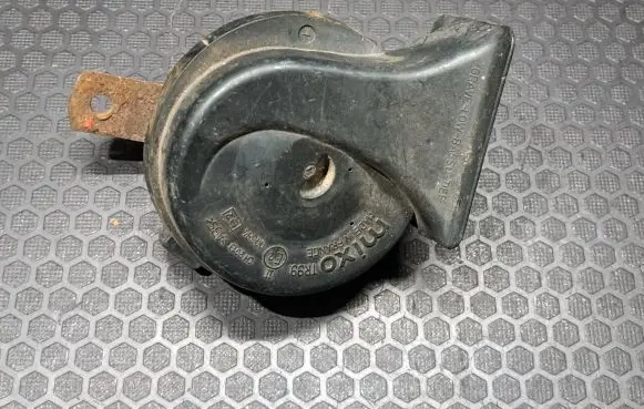 Volvo S70 V70 V70 XC Horn signal E200884 CH2013