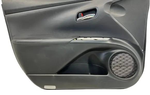 Toyota Prius (XW50) Front door card panel trim