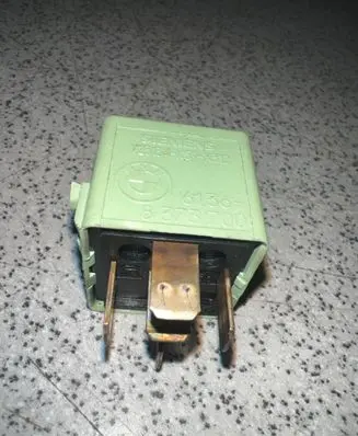 BMW 5 E39 Other relay 8373700