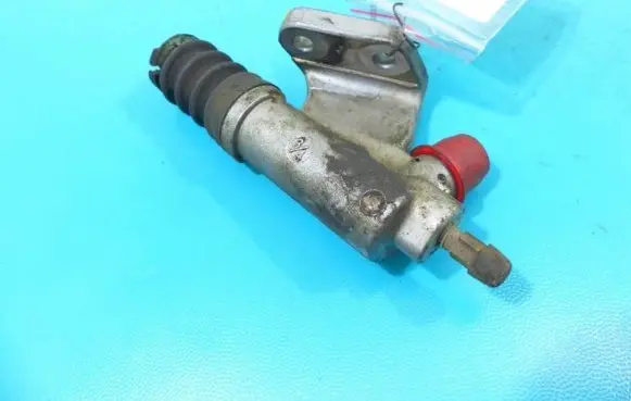 Clutch slave cylinder