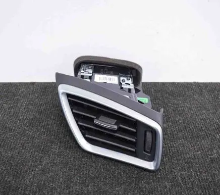 Nissan Qashqai Dashboard air vent grill cover trim 687604EH0A 68760HV50A
