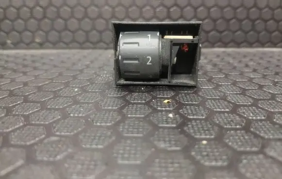 Volkswagen Touareg I Seat heating switch 7L6963569B 7L6963563A 7L6963563