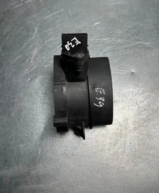 BMW 5 E39 Mass air flow meter 7787076 0928400468