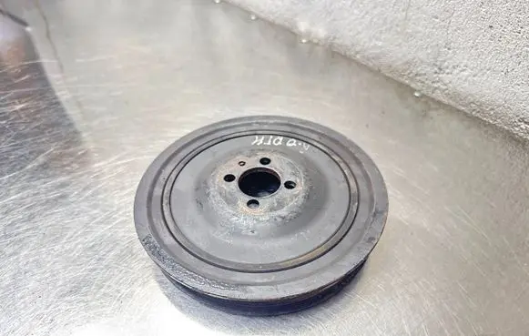 Opel Insignia A Crankshaft pulley 55563401 511671286
