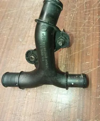 Peugeot 607 Engine coolant pipe/hose 1320411