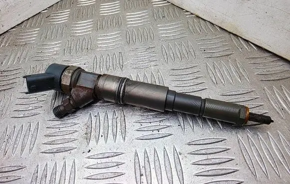 BMW X5 E53 Fuel injector 0445110047 7785984