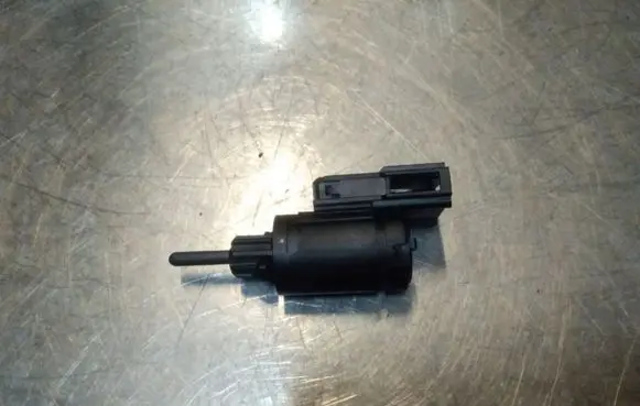 Audi A6 S6 C5 4B Brake pedal sensor switch 3B0945511A