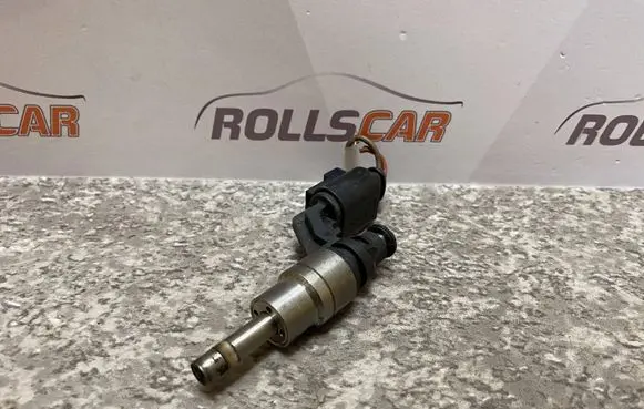 Skoda Octavia Mk1 (1U) Fuel injector 03C906036A