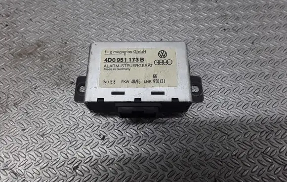 Audi A8 S8 D2 4D Alarm control unit/module 4D0951173B