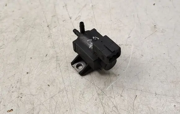 Toyota Avensis T250 Vacuum valve 258600R010