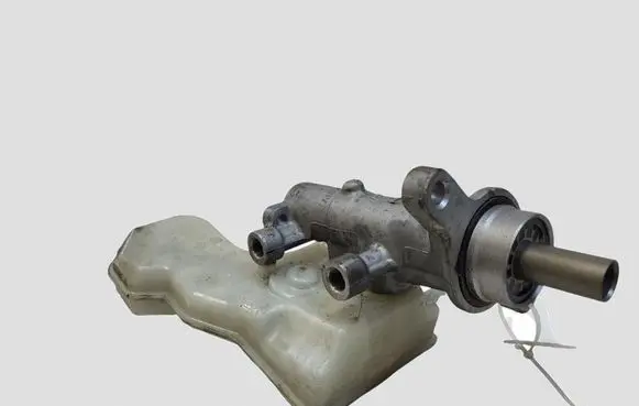 Volvo V40 Cross country Master brake cylinder 31329330