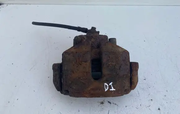 Volkswagen Touran I Front brake caliper