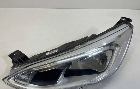 Ford Focus Headlight/headlamp JX7B13W030AE